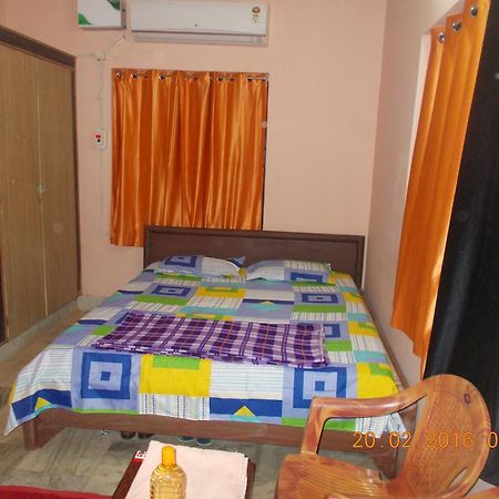 Laughing Buddha Homestay 布巴内什瓦尔 外观 照片
